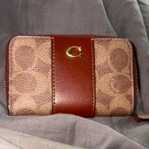 Essential Small Signature Canvas Zip Around Card Case Wallet